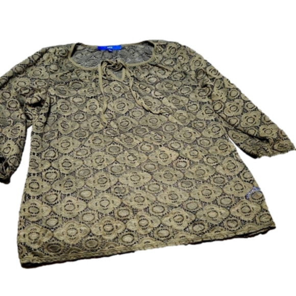 Apt. 9 Tops - Apt 9 Lacey Top Size Large